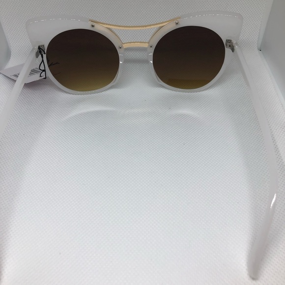 Cat Eye Translucent White Sunglasses - Picture 4 of 6